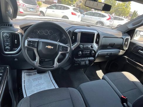 Used 2019 Chevrolet Silverado 1500 LT w/ Z71 Off-Road Package AWD/4WD image 11
