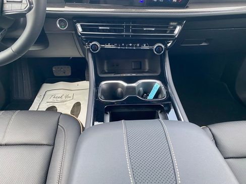 New 2026 Chevrolet Traverse High Country image 15