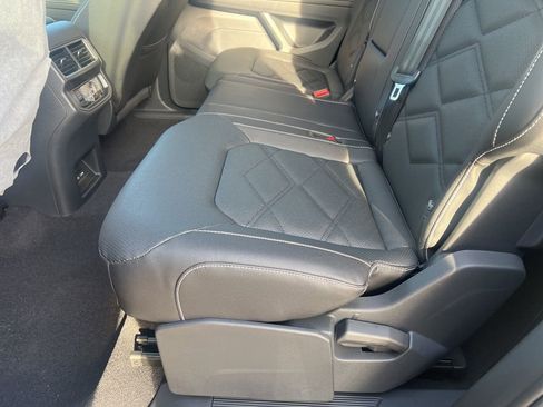 New 2026 Volkswagen Atlas SE image 13