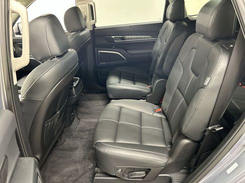 Certified 2025 Kia Telluride SX w/ SX Captain's Chair Package AWD/4WD image 23