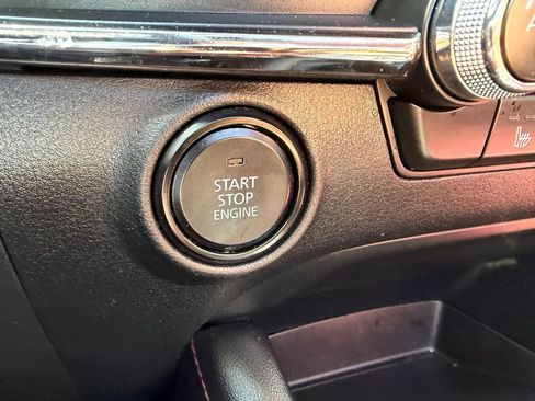 Used 2023 MAZDA MAZDA3 s FWD image 18