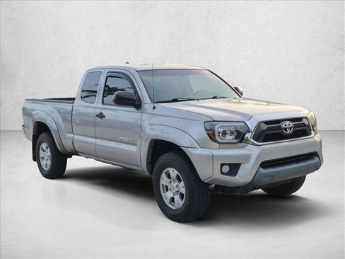 Used 2014 Toyota Tacoma 4x4 Access Cab V6 w/ SR5 Package image 3