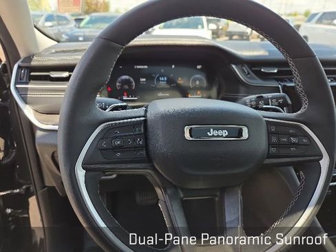 Used 2023 Jeep Grand Cherokee L Limited AWD/4WD image 32