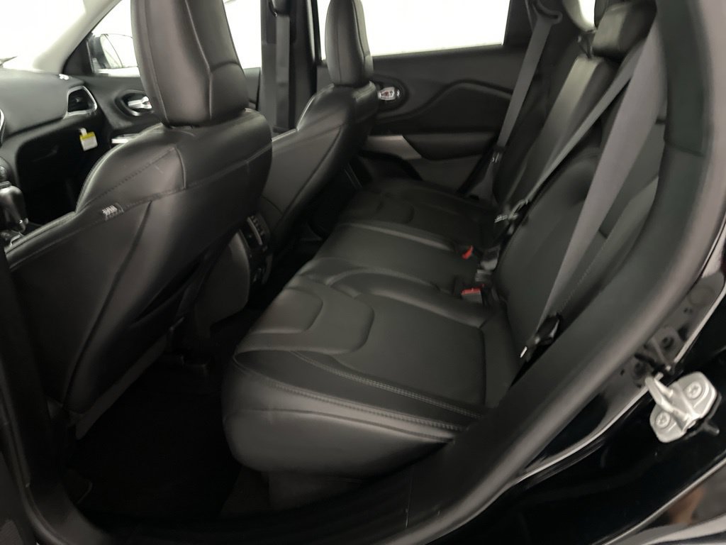 Used 2021 Jeep Cherokee Latitude Lux w/ Comfort/Convenience Group AWD/4WD image 13