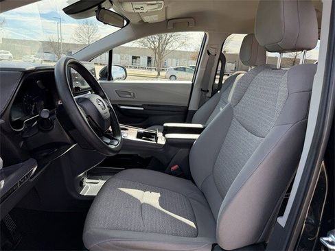 Used 2024 Toyota Sienna LE image 25