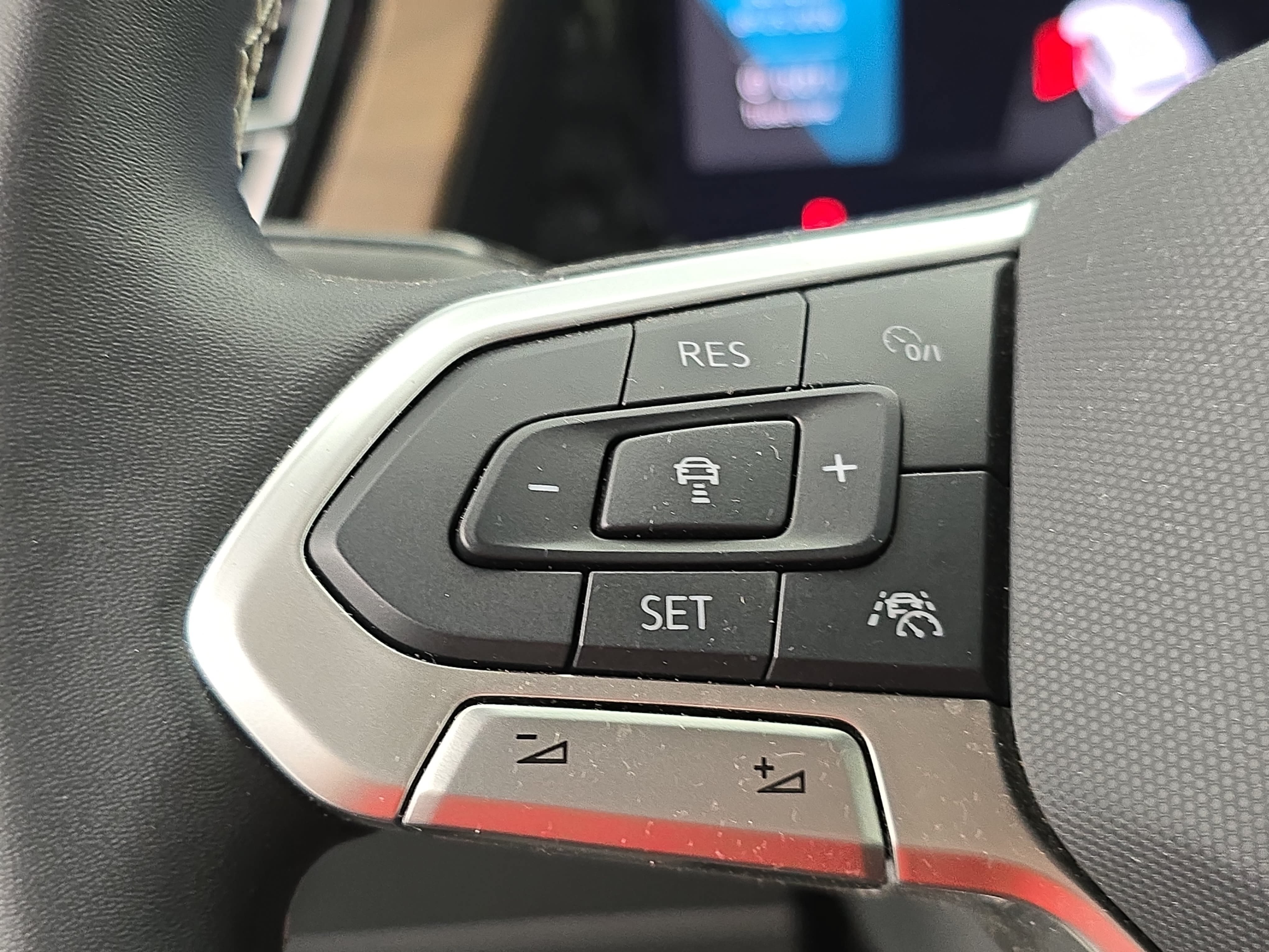 Certified 2024 Volkswagen Atlas SE AWD/4WD image 18