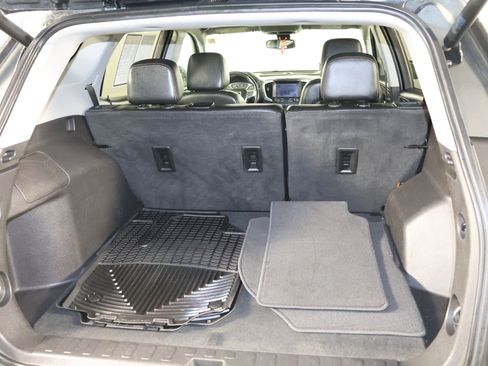 Used 2021 GMC Terrain SLT image 51