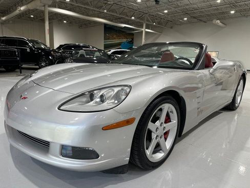 Used 2006 Chevrolet Corvette Convertible w/ Preferred Equipment Group RWD image 21