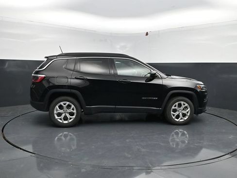 Used 2024 Jeep Compass Latitude AWD/4WD image 10