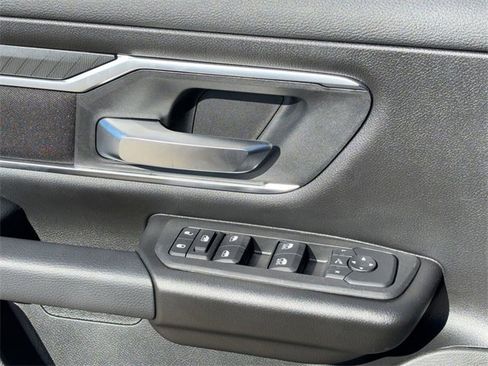 New 2026 RAM 1500 4x4 Crew Cab image 13