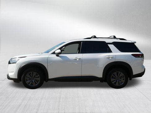 Certified 2025 Nissan Pathfinder SV w/ Black Appearance Package AWD/4WD image 4