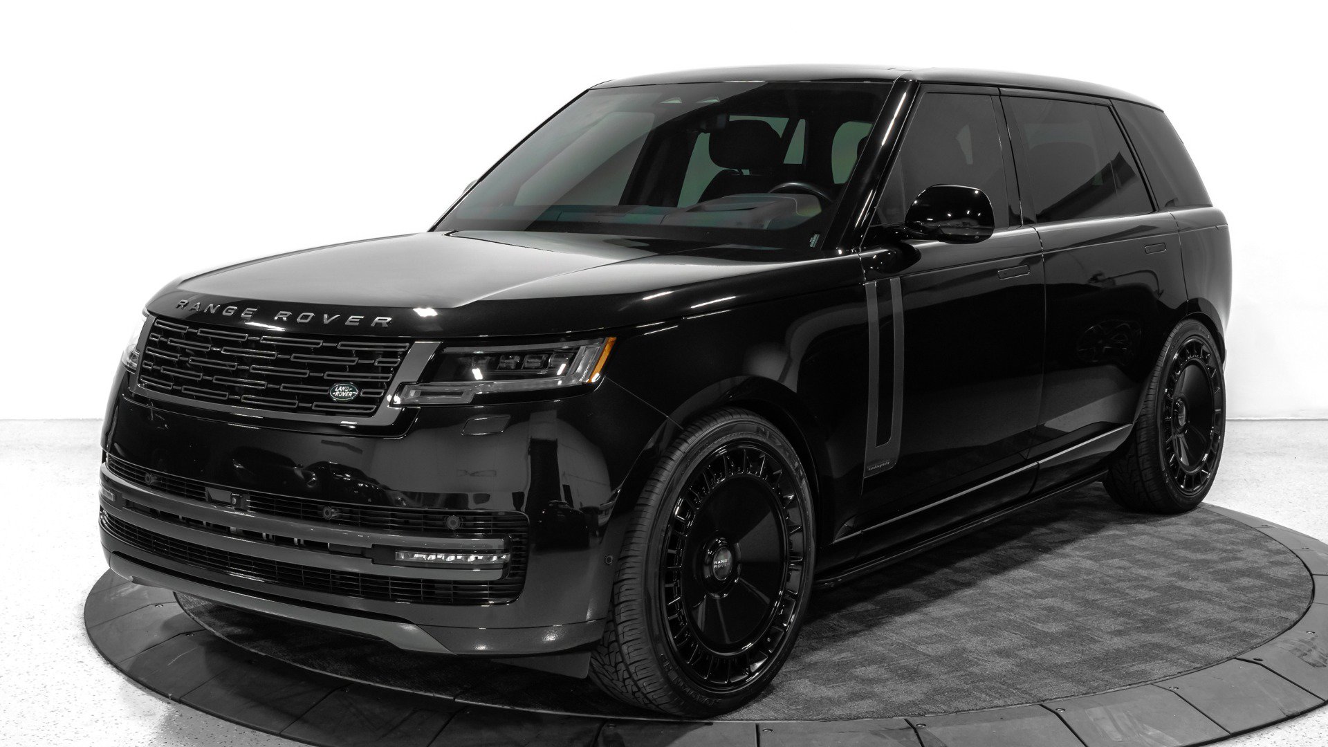 Used 2025 Land Rover Range Rover Long Wheelbase Autobiography AWD/4WD image 2