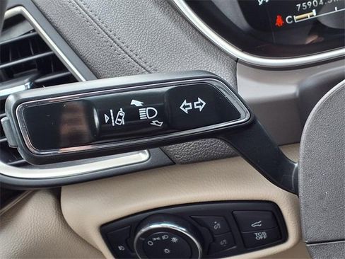 Used 2020 Lincoln Nautilus Reserve w/ Equipment Group 201A image 13