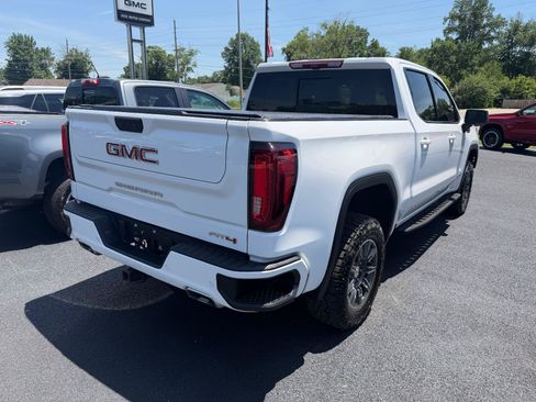 Used 2024 GMC Sierra 1500 AT4 w/ Technology Package AWD/4WD image 3