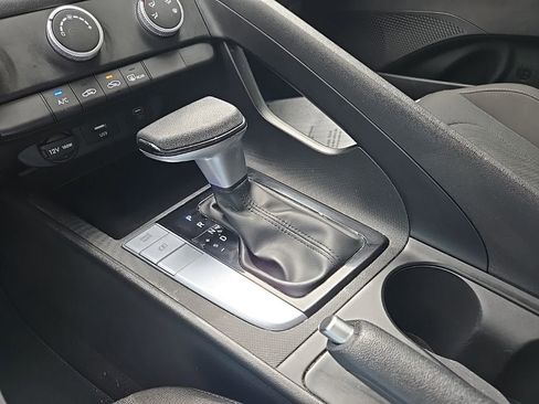 Used 2025 Hyundai Elantra SE FWD image 52