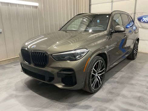 Used 2023 BMW X5 xDrive40i w/ M Sport Package image 3