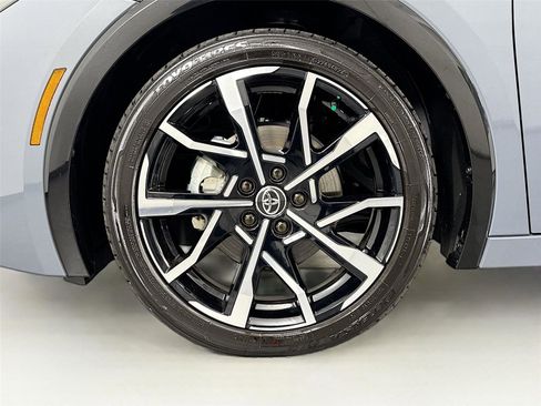 Certified 2025 Toyota Prius Plug-In Hybrid image 11