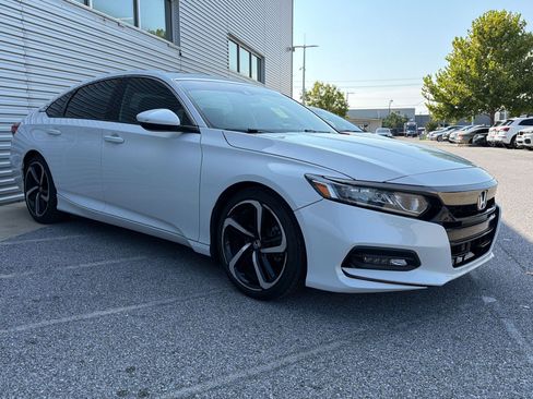 Used 2019 Honda Accord Sport image 4