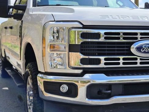 Used 2025 Ford F350 XLT AWD/4WD image 9