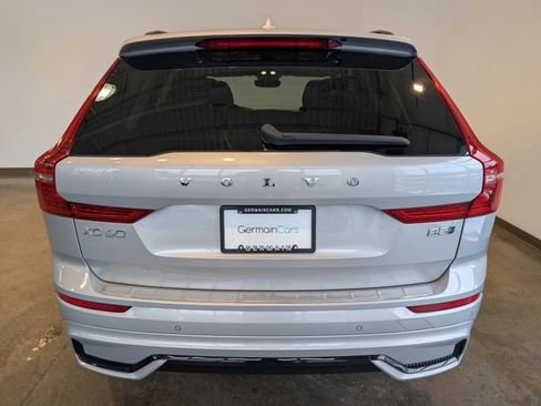 Used 2023 Volvo XC60 B5 Plus w/ Protection Package Premier image 4