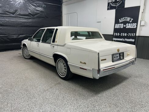 Used 1991 Cadillac De Ville Sedan FWD image 4