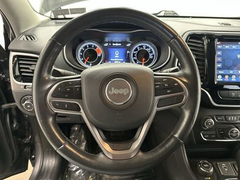 Used 2019 Jeep Cherokee Limited image 8