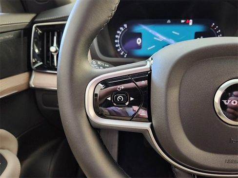 New 2026 Volvo XC90 B6 Plus w/ Protection Package Premier image 28