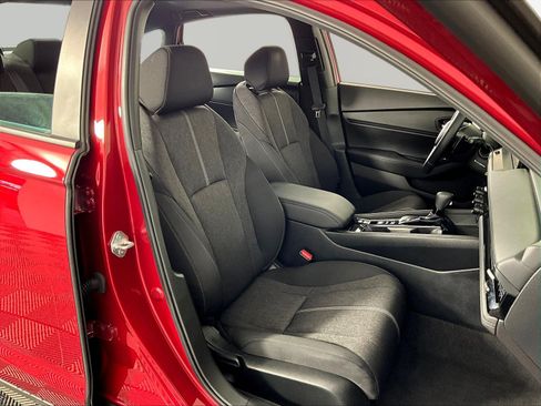 Used 2025 Honda Accord Sport image 28