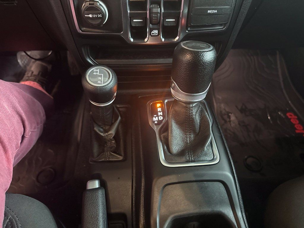 Used 2021 Jeep Wrangler Unlimited Sport AWD/4WD image 13
