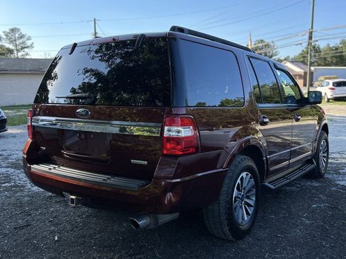 Used 2017 Ford Expedition XLT AWD/4WD image 3