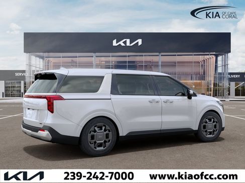 New 2026 Kia Carnival EX FWD image 6