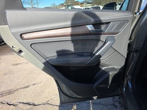 Used 2024 Audi Q5 2.0T Premium Plus image 17