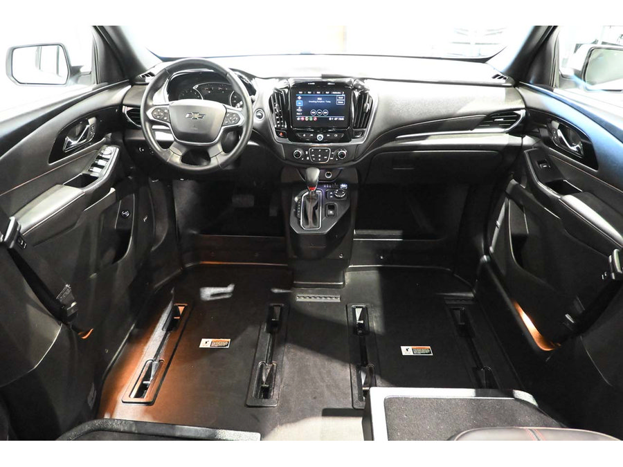 Used 2023 Chevrolet Traverse RS FWD image 21