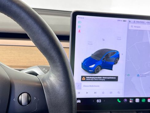 Used 2021 Tesla Model Y Long Range AWD/4WD image 16