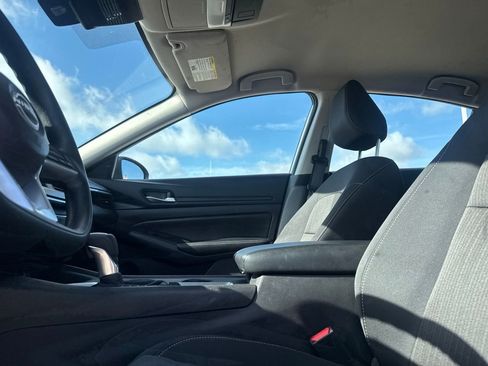 Certified 2025 Nissan Altima 2.5 SV FWD image 36