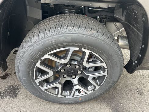 New 2026 RAM 1500 Laramie AWD/4WD image 24