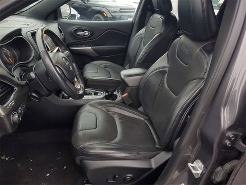 Used 2019 Jeep Cherokee High Altitude image 11