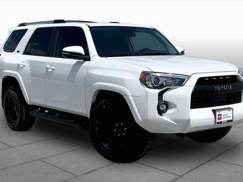 Certified 2022 Toyota 4Runner SR5 Premium w/ Moonroof Package RWD image 3