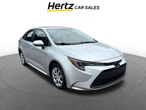 Used 2025 Toyota Corolla LE FWD image 1