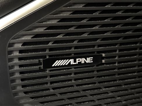 Used 2024 Jeep Wagoneer Series II w/ Flexible Seating Group image 19