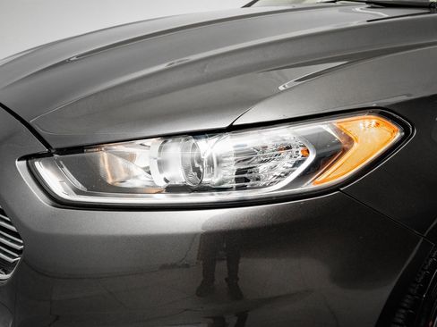 Used 2015 Ford Fusion Titanium image 15