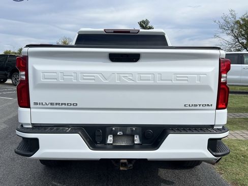 Used 2020 Chevrolet Silverado 1500 Custom w/ Custom Value Package image 5