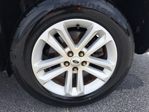 Used 2016 Ford Explorer XLT w/ Equipment Group 201A FWD image 33
