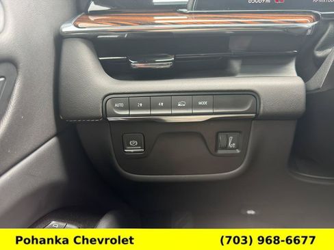 Used 2023 Cadillac Escalade ESV Luxury AWD/4WD image 15