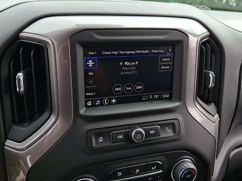 Used 2023 Chevrolet Silverado 1500 Custom AWD/4WD image 17