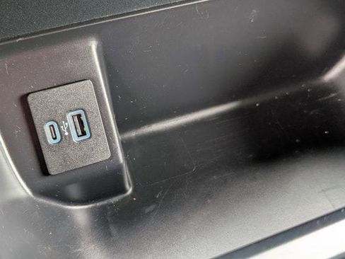 Used 2022 Ford F150 XLT w/ Equipment Group 302A High image 18