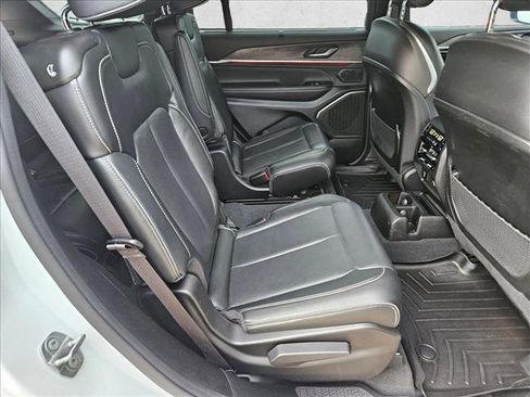 Used 2023 Jeep Grand Cherokee L Overland w/ Luxury Tech Group IV RWD image 21