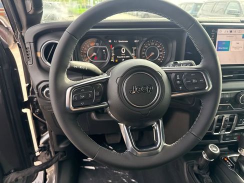New 2026 Jeep Wrangler Unlimited Sahara AWD/4WD image 10