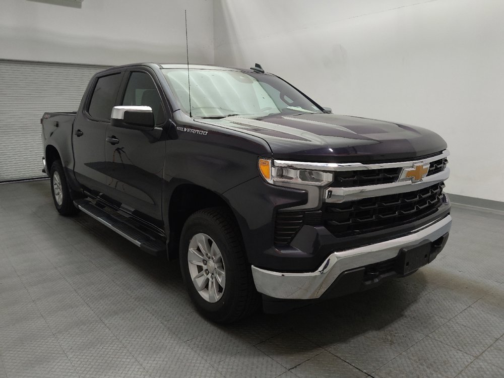Used 2024 Chevrolet Silverado 1500 LT w/ Leather Package AWD/4WD image 13