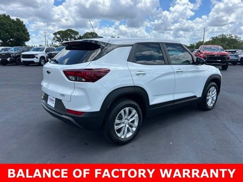 Used 2023 Chevrolet TrailBlazer LS w/ LPO, Blackout Package FWD image 6